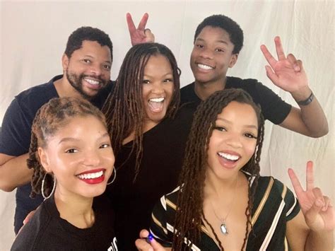 halle bailey family.